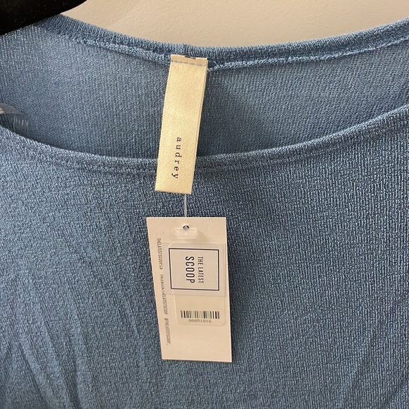 Blue sweater never worn - Picture 4 of 4